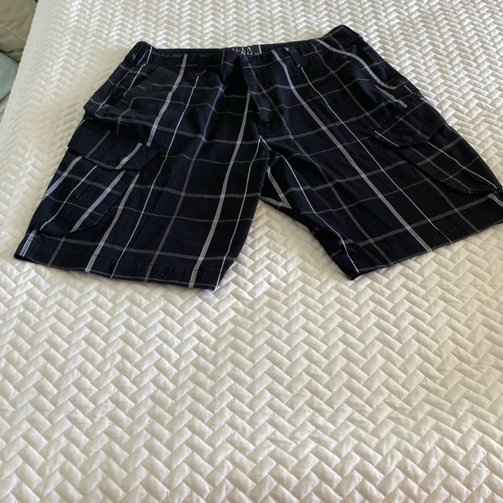 Billabong Mens size 36 shorts.